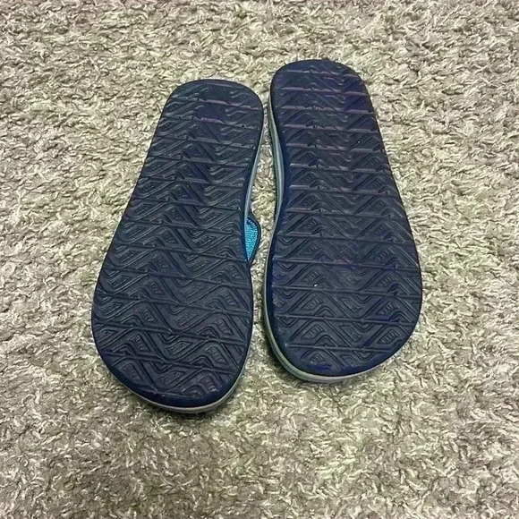 EUC Kids Reef Sandals - Size 4/5 - Picture 2 of 2